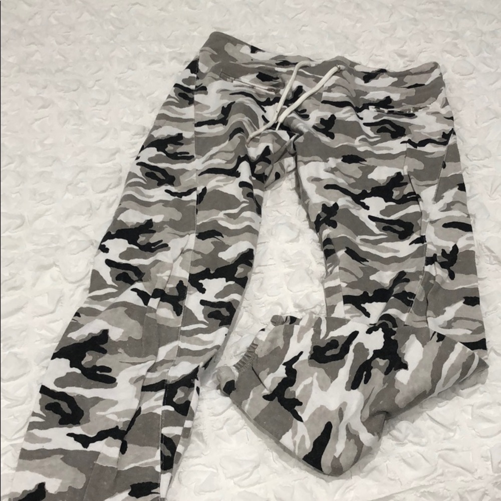 Monrow Sweatpants - image 1